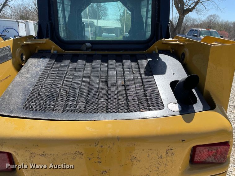 image for item JR9836 2014 Caterpillar 226B3  skid steer loader