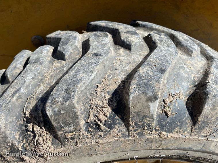 image for item JR9836 2014 Caterpillar 226B3  skid steer loader