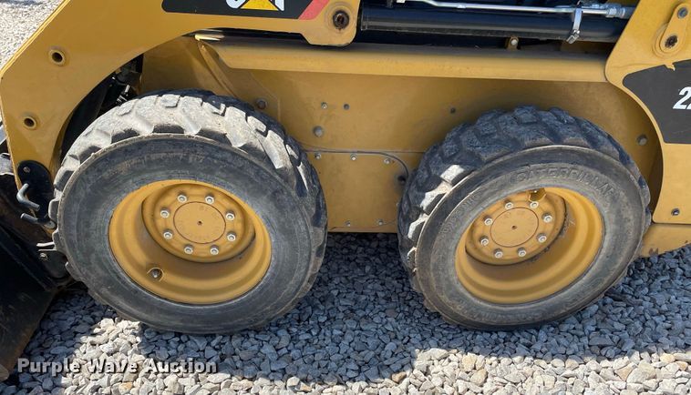 image for item JR9836 2014 Caterpillar 226B3  skid steer loader