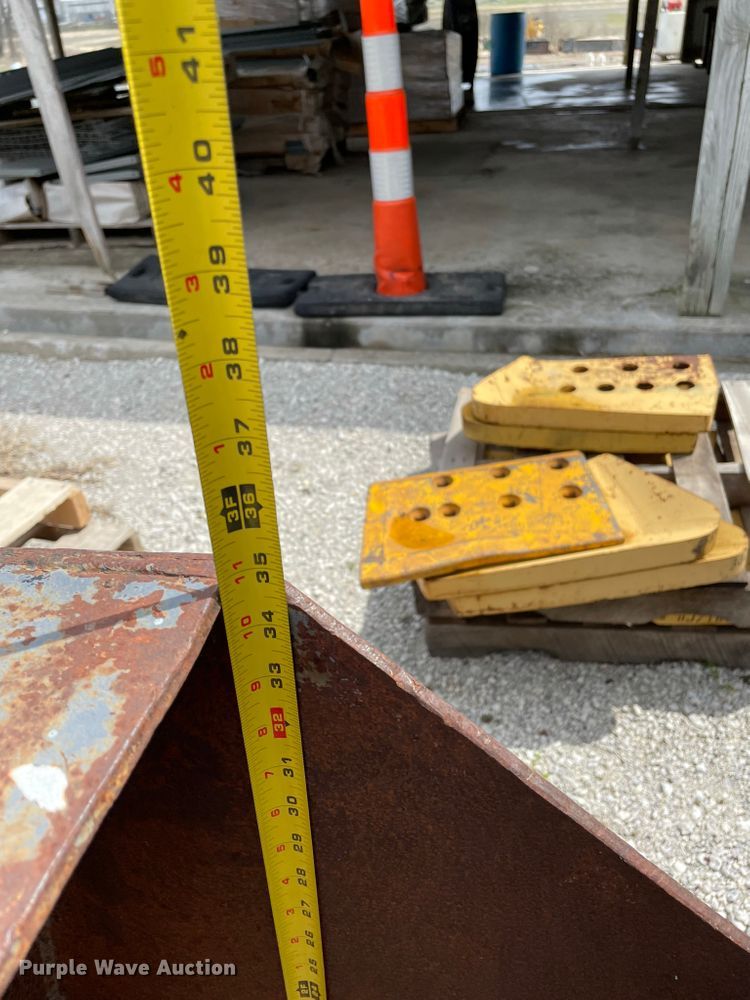 image for item JR9838 60"W skid steer bucket