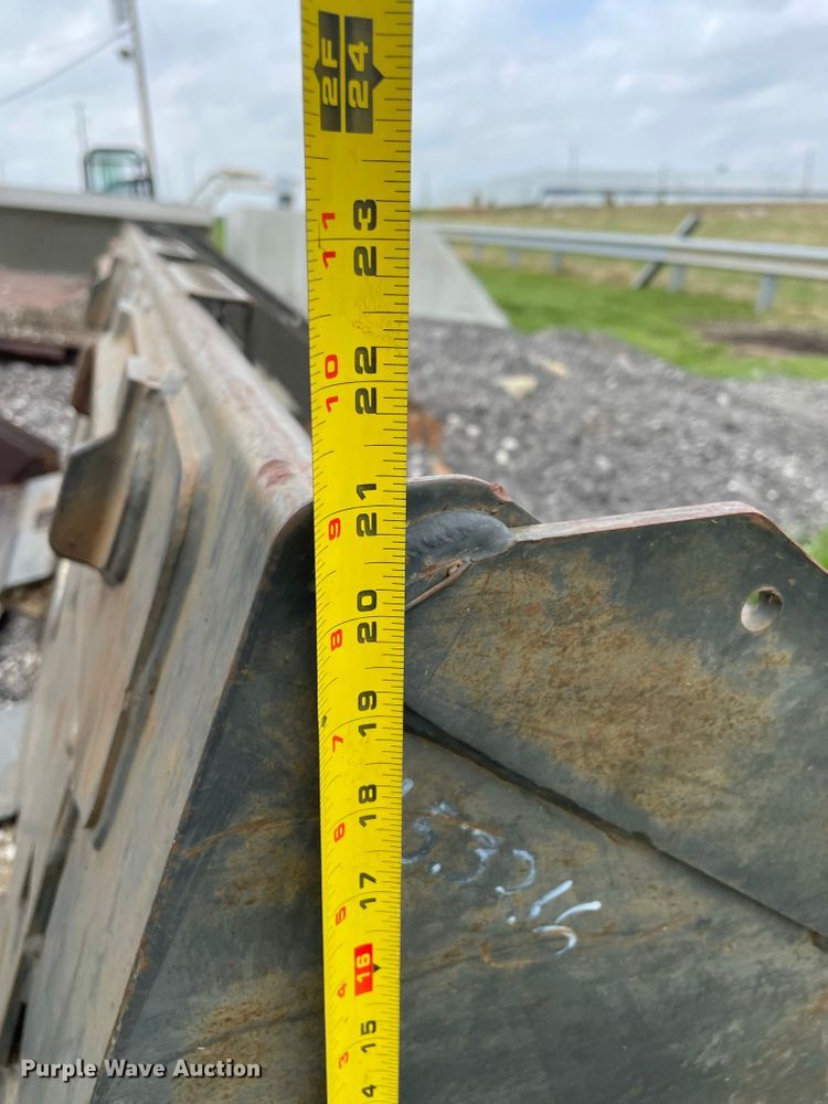 image for item JR9844 Bobcat  68"W skid steer bucket