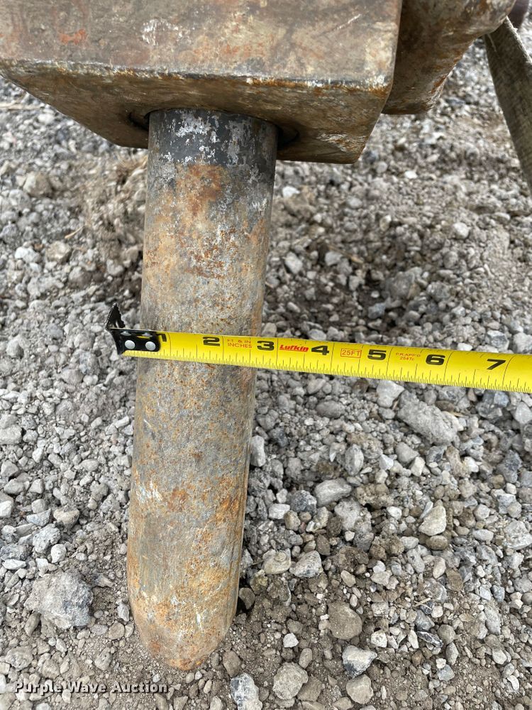 image for item JR9846 Bobcat  breaker