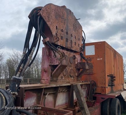 image for item JS9610 1983 MKT V30 vibratory hammer