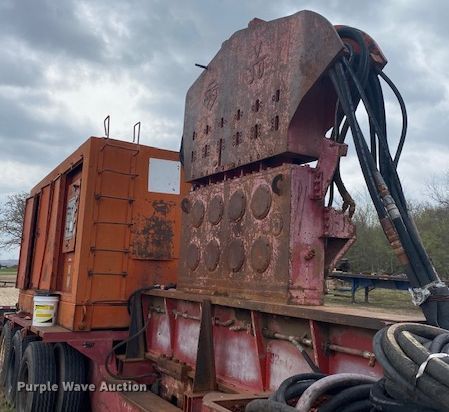 image for item JS9610 1983 MKT V30 vibratory hammer