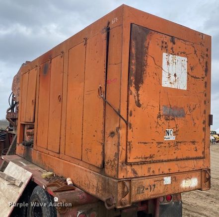 image for item JS9610 1983 MKT V30 vibratory hammer