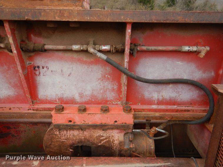 image for item JS9610 1983 MKT V30 vibratory hammer