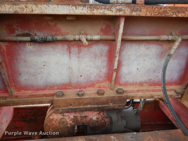 image for item JS9610 1983 MKT V30 vibratory hammer