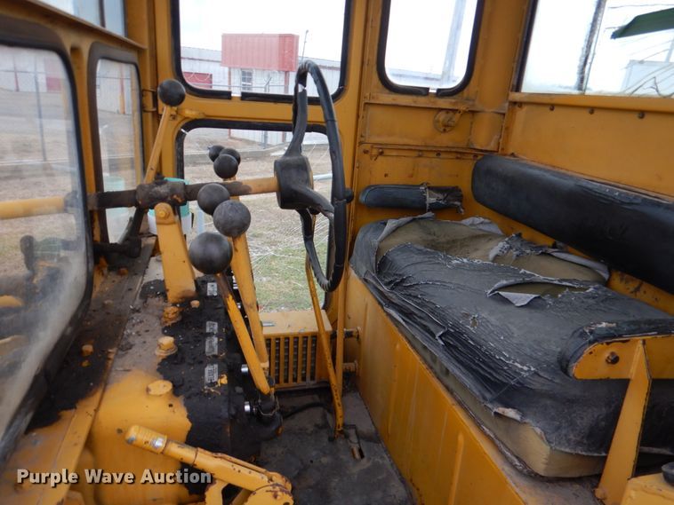 image for item JS9659 1967 Caterpillar 120  rigid frame motor grader