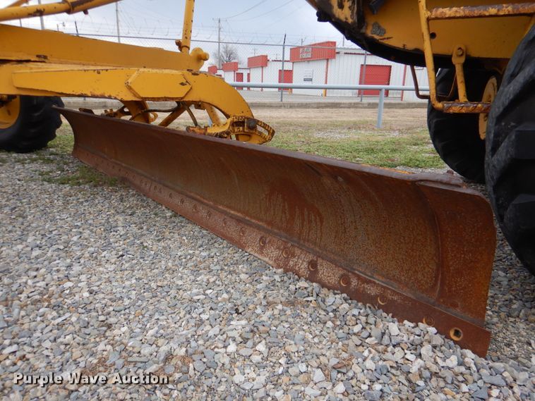 image for item JS9659 1967 Caterpillar 120  rigid frame motor grader