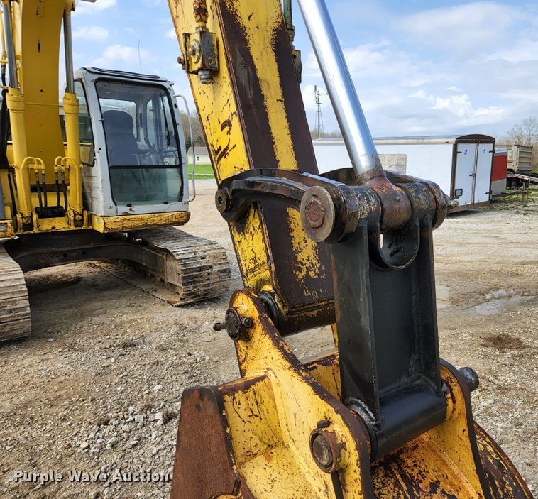 image for item KE9739 2005 Kobelco SK135SRLC-1E  excavator