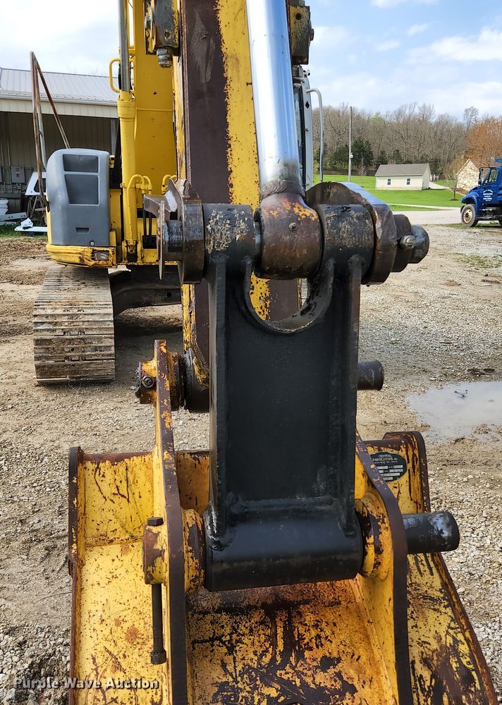 image for item KE9739 2005 Kobelco SK135SRLC-1E  excavator