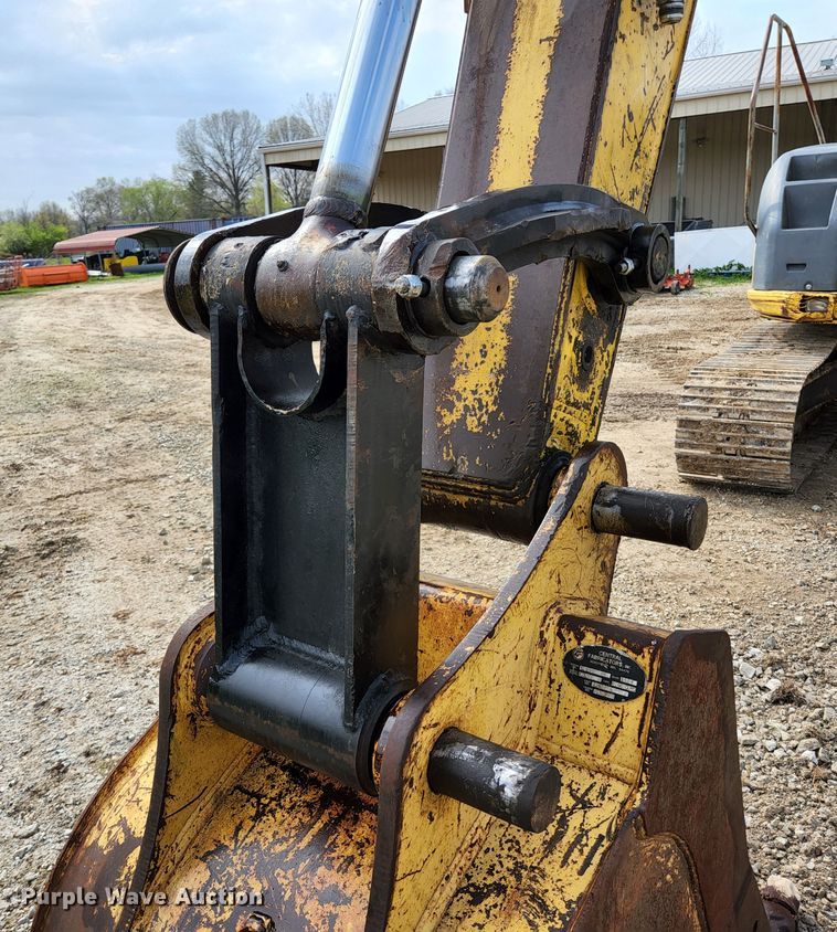 image for item KE9739 2005 Kobelco SK135SRLC-1E  excavator