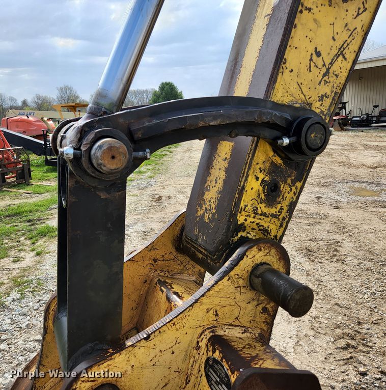 image for item KE9739 2005 Kobelco SK135SRLC-1E  excavator