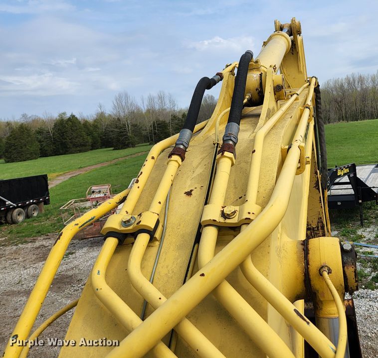 image for item KE9739 2005 Kobelco SK135SRLC-1E  excavator