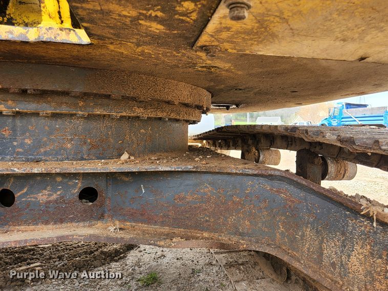 image for item KE9739 2005 Kobelco SK135SRLC-1E  excavator