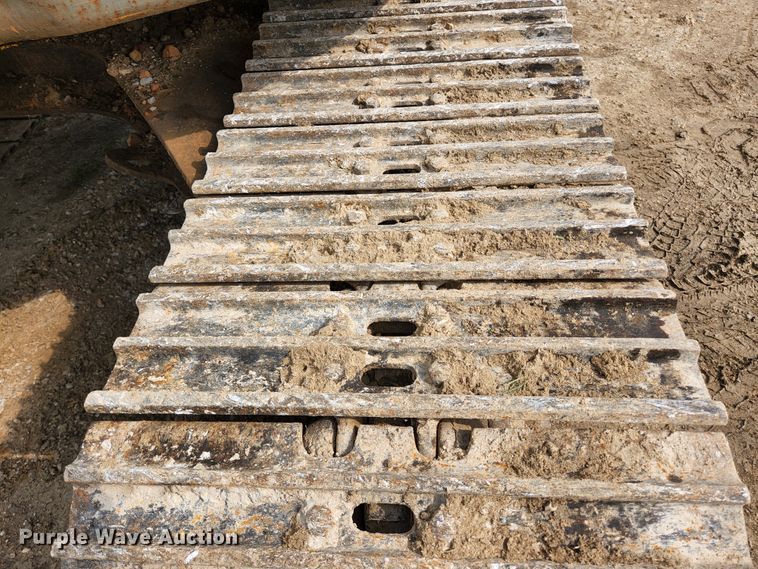 image for item KE9739 2005 Kobelco SK135SRLC-1E  excavator