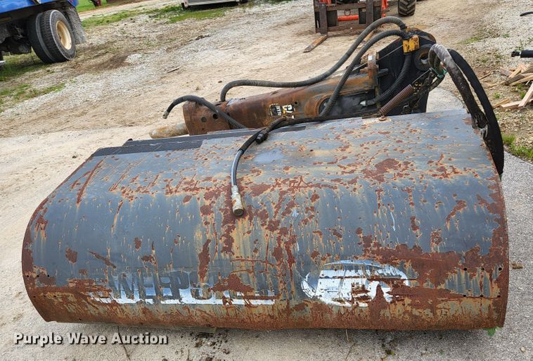 image for item KE9745 2003 FCC 72"W skid steer broom