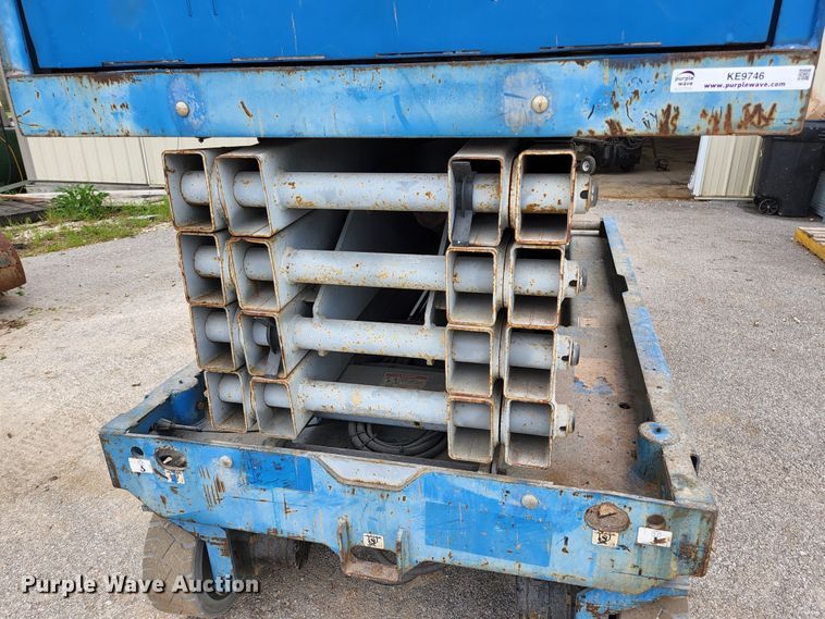 image for item KE9746 2014 Genie GS-3246  scissor lift