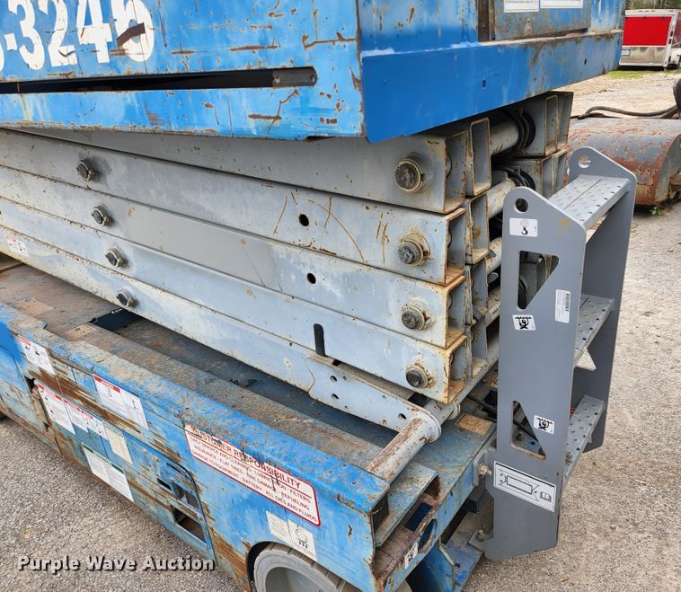 image for item KE9746 2014 Genie GS-3246  scissor lift