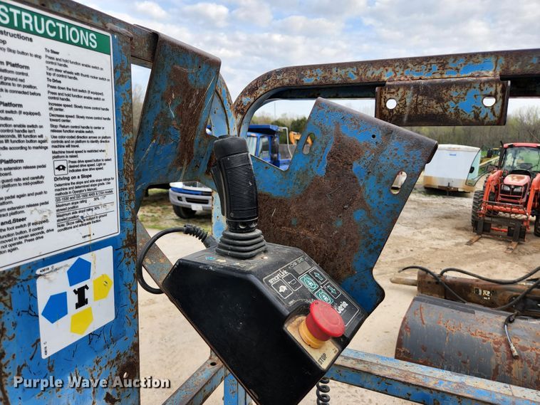 image for item KE9746 2014 Genie GS-3246  scissor lift