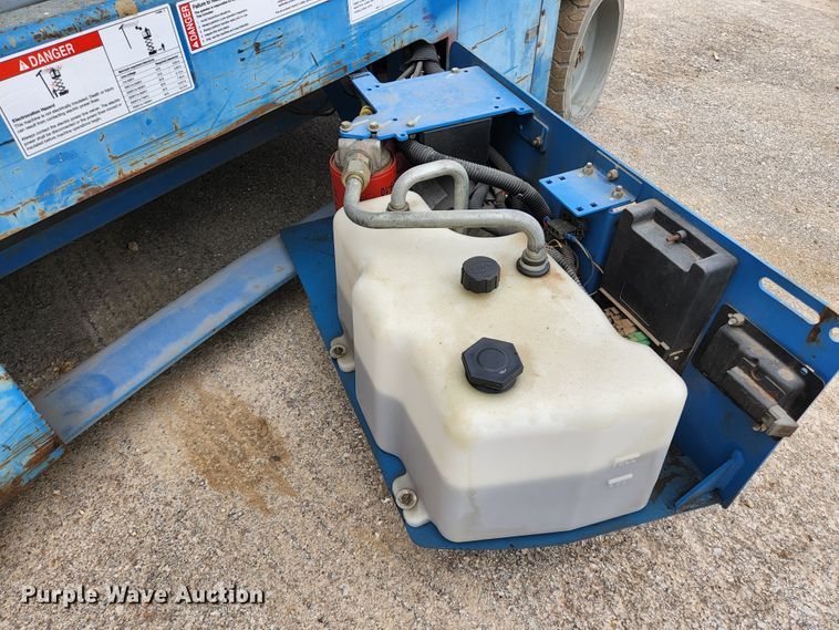 image for item KE9746 2014 Genie GS-3246  scissor lift