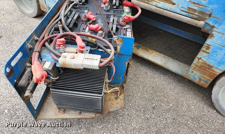 image for item KE9746 2014 Genie GS-3246  scissor lift