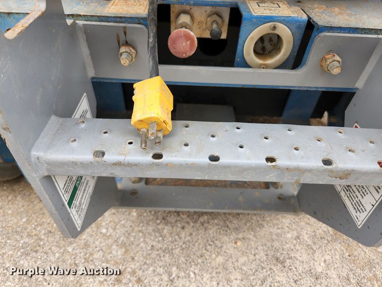 image for item KE9746 2014 Genie GS-3246  scissor lift