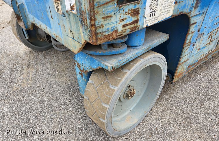 image for item KE9746 2014 Genie GS-3246  scissor lift