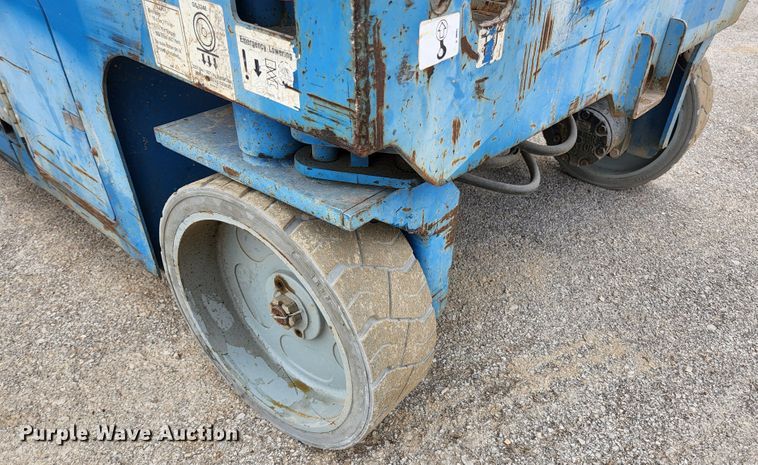 image for item KE9746 2014 Genie GS-3246  scissor lift