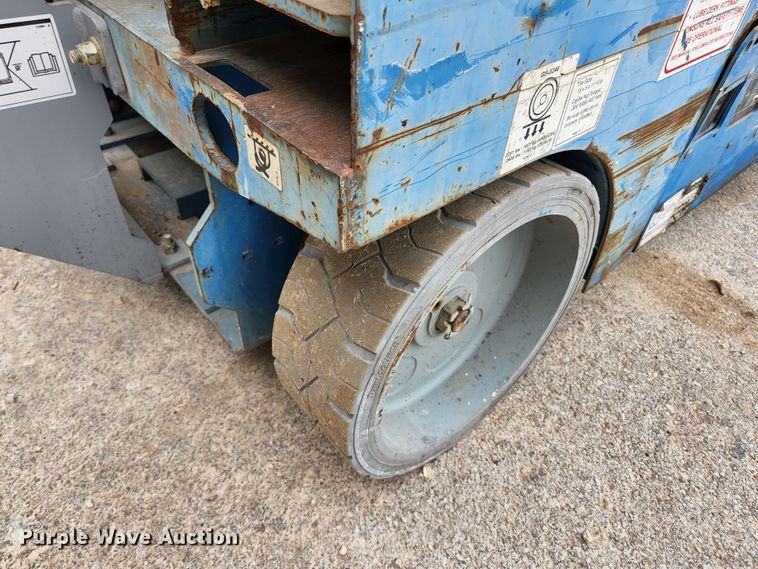 image for item KE9746 2014 Genie GS-3246  scissor lift