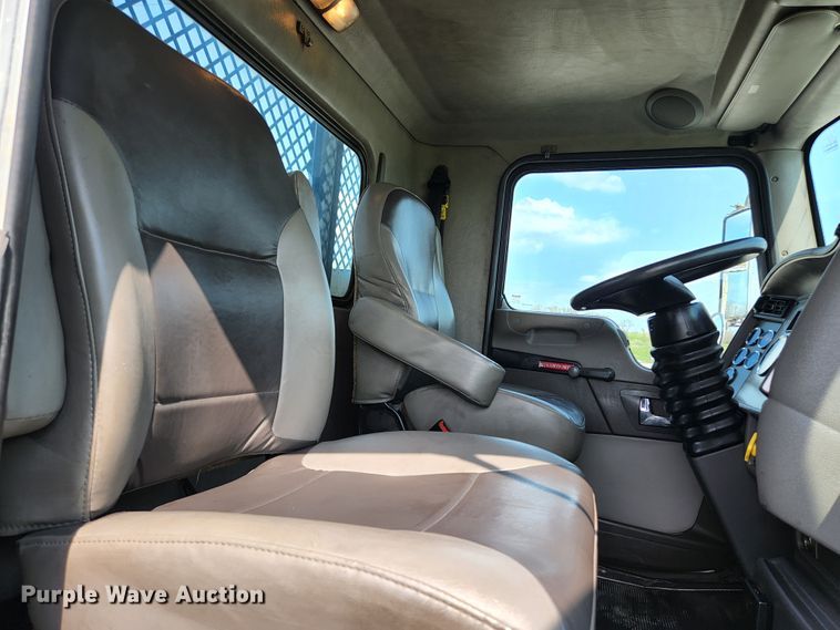 image for item KE9780 2017 Kenworth T370  flatbed truck