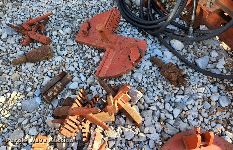 image for item KE9790 Ditch Witch 210 Earth Auger