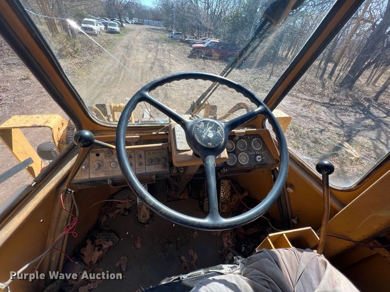 image for item KG9885 1982 Fiat-Allis FR12  wheel loader