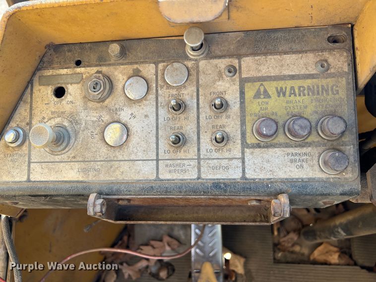 image for item KG9885 1982 Fiat-Allis FR12  wheel loader