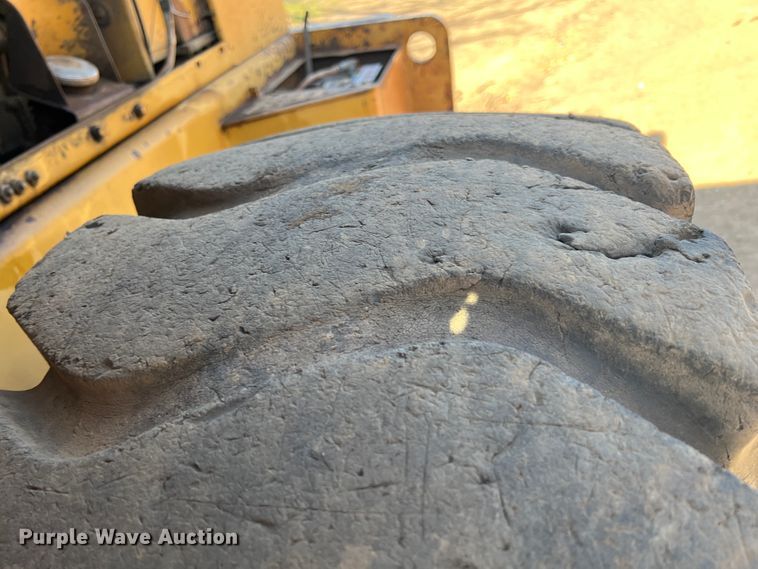 image for item KG9885 1982 Fiat-Allis FR12  wheel loader