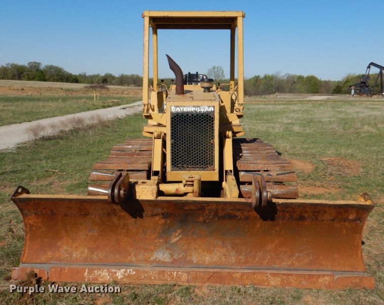 image for item KP9180 1989 Caterpillar D3C  dozer