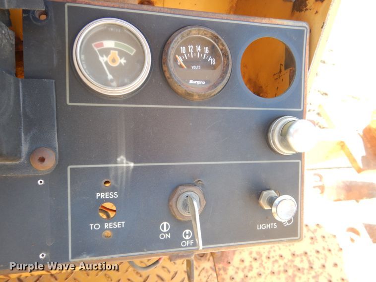 image for item KP9180 1989 Caterpillar D3C  dozer