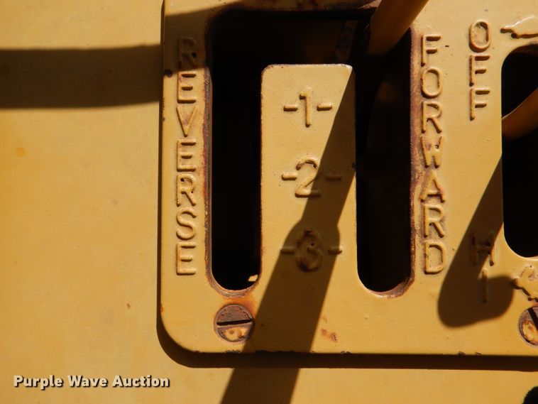 image for item KP9180 1989 Caterpillar D3C  dozer