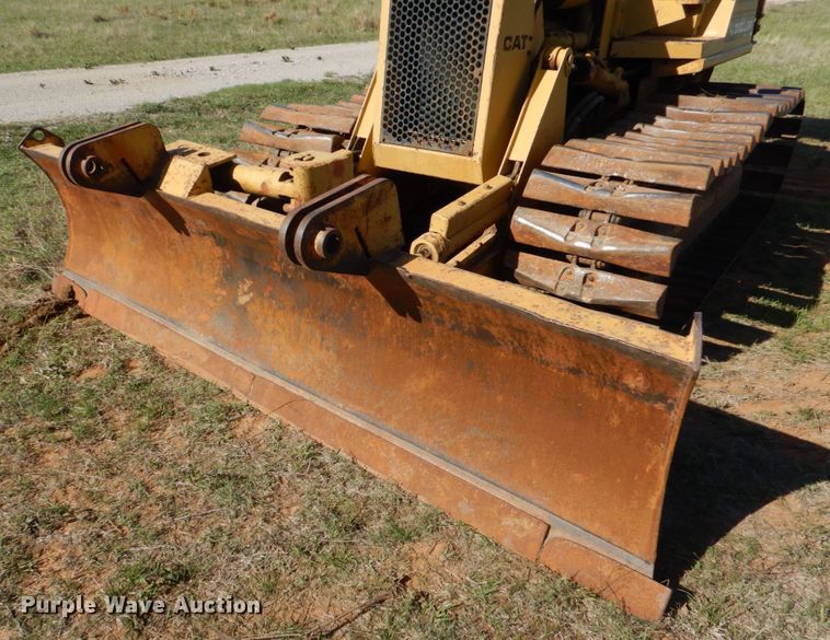 image for item KP9180 1989 Caterpillar D3C  dozer
