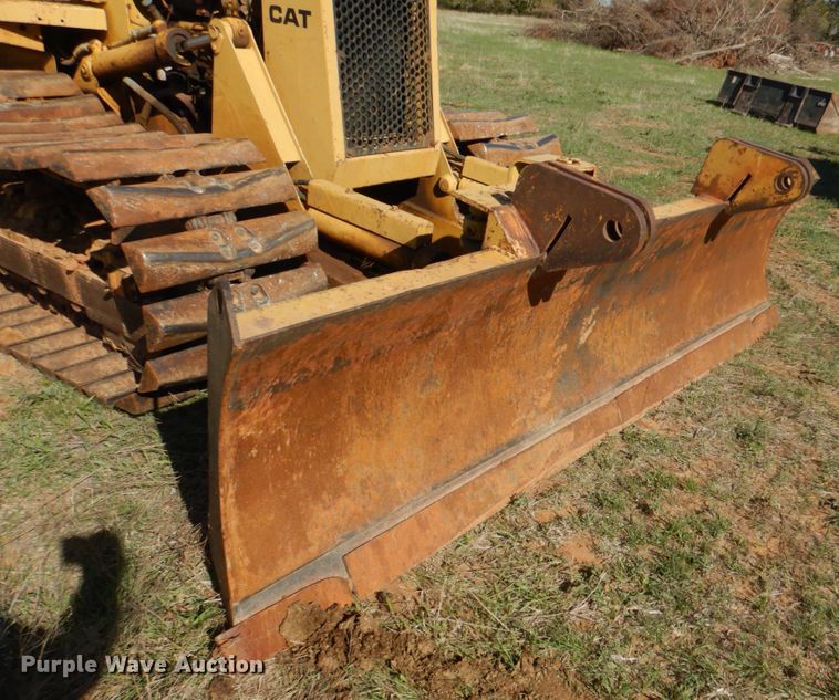 image for item KP9180 1989 Caterpillar D3C  dozer