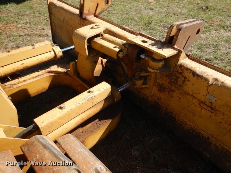 image for item KP9180 1989 Caterpillar D3C  dozer