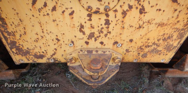 image for item KP9180 1989 Caterpillar D3C  dozer