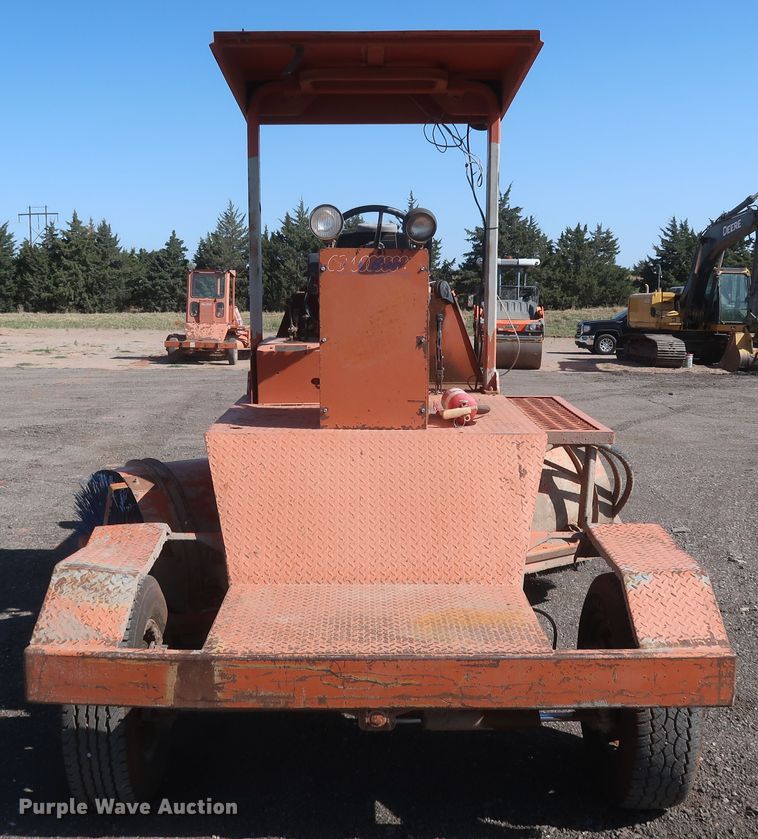 image for item KR9762 2007 Broce RJ350  broom