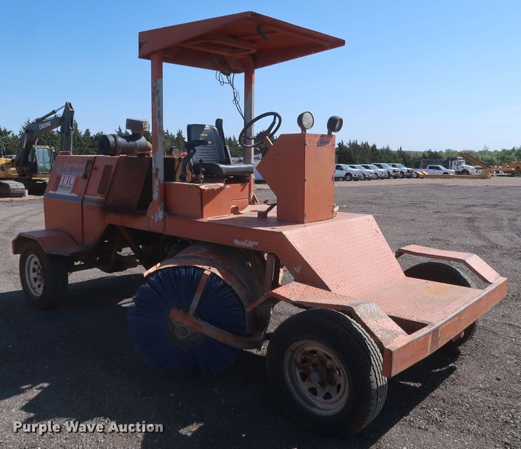 image for item KR9762 2007 Broce RJ350  broom