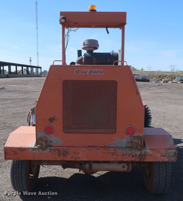 image for item KR9762 2007 Broce RJ350  broom