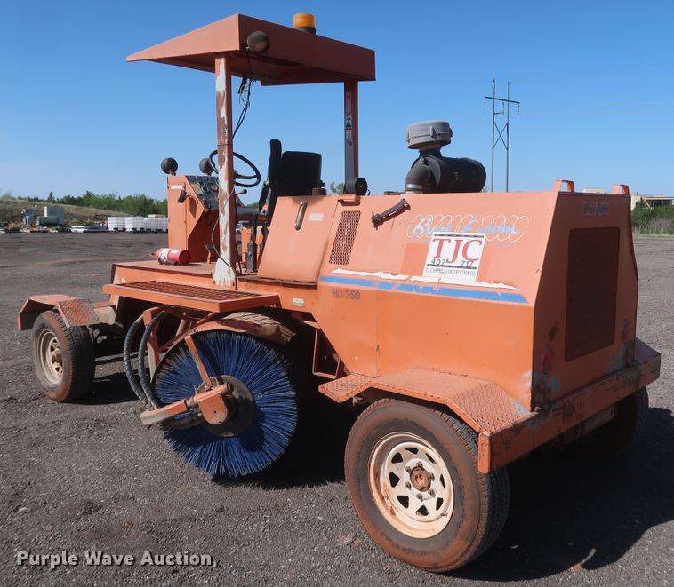 image for item KR9762 2007 Broce RJ350  broom