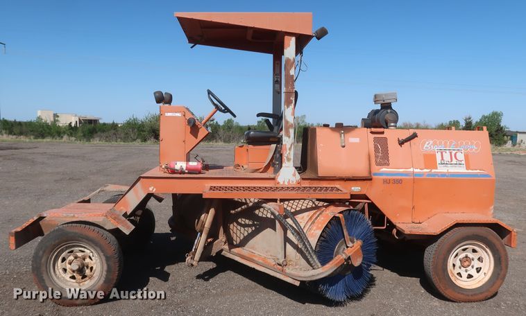 image for item KR9762 2007 Broce RJ350  broom