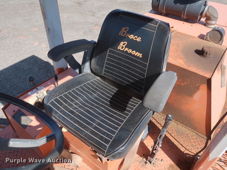 image for item KR9762 2007 Broce RJ350  broom