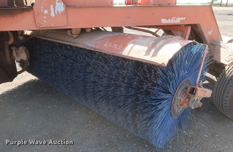 image for item KR9762 2007 Broce RJ350  broom