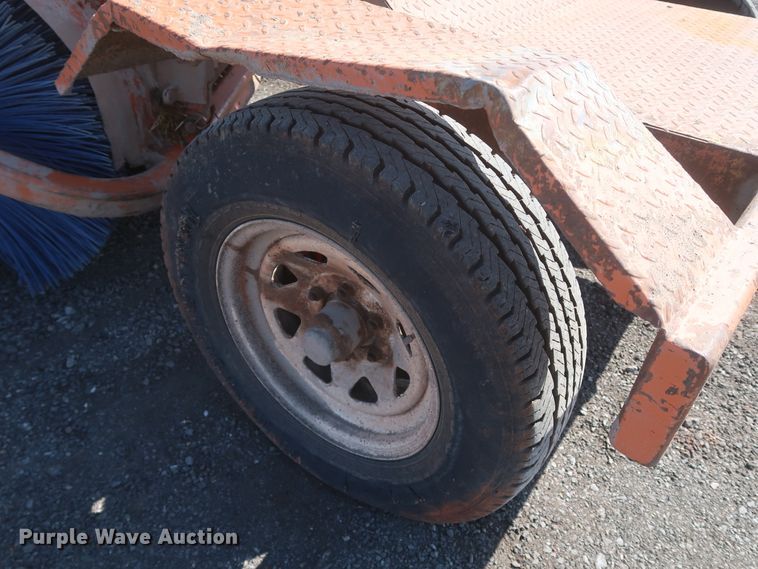 image for item KR9762 2007 Broce RJ350  broom